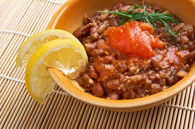 ful-medames-egyptian-sudanese-dish-cooked-mashed-fava-beans-served-with-vegetable-oil_323283-835.jpg ful medames